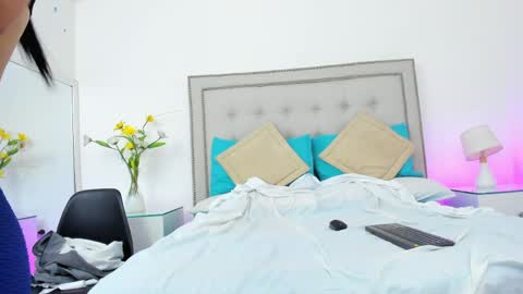 sofhyalove online show from 04/11/26, 07:18