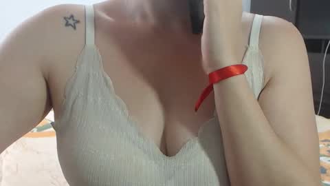 Sofa Castellanos online show from 04/15/26, 02:13