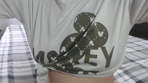 Sofa Castellanos online show from 04/17/26, 02:31