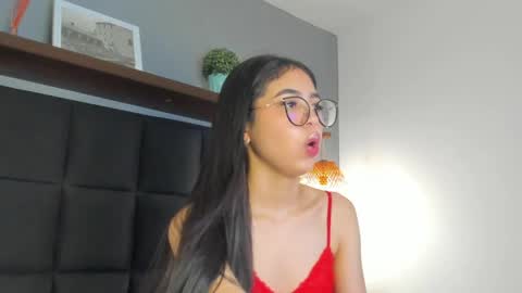 S O F I  online show from 04/05/26, 08:06