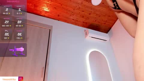 Sofi Blossom  online show from 10/09/25, 08:18