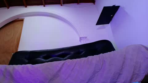 Sofia online show from 10/15/25, 11:54