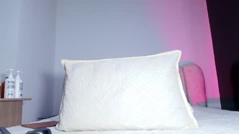 Sofia online show from 11/23/25, 11:54