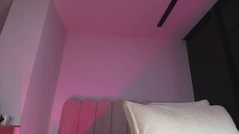 Sofia online show from 11/27/25, 11:56