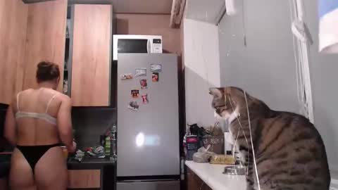 Sofi online show from 01/13/26, 02:44