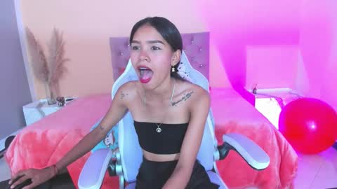 Snapshot of sofi_little2 chatting on 11/26/25, 06:42 Sofia online show from 11/26/25, 06:42