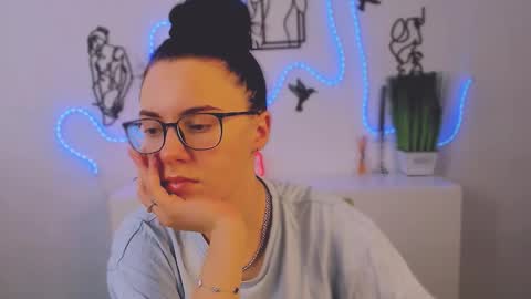 sofi_lonely online show from 02/07/26, 08:18