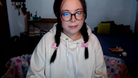 Sofi Lynch online show from 06/07/26, 06:17