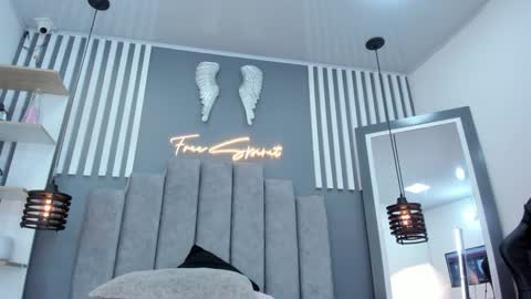 valen online show from 12/18/24, 10:35