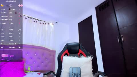 Sofia  online show from 09/18/25, 08:55