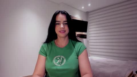 Snapshot of sofi_saenzz chatting on 10/08/25, 12:08 Sofi Saenzz online show from 10/08/25, 12:08