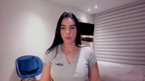Snapshot of sofi_saenzz chatting on 10/14/25, 12:00 Sofi Saenzz online show from 10/14/25, 12:00