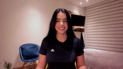 Snapshot of sofi_saenzz chatting on 10/25/25, 12:18 Sofi Saenzz online show from 10/25/25, 12:18