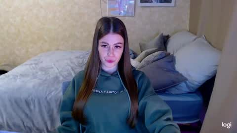 Sofa online show from 04/20/26, 09:23