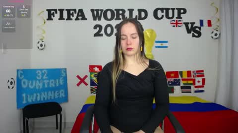 Snapshot of sofi_sweetcam21 chatting on 07/16/26, 09:48 LAURA SOFIA online show from 07/16/26, 09:48