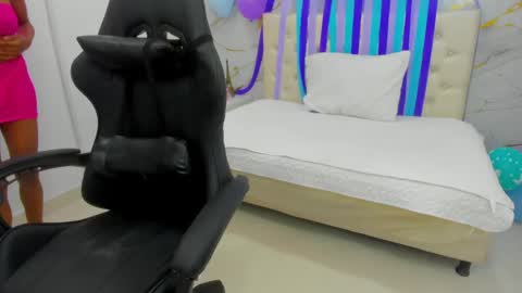 sofia_echeverri online show from 04/15/26, 12:12