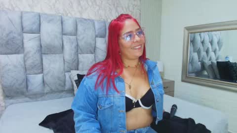 sofia gutierrez   online show from 09/15/25, 02:55