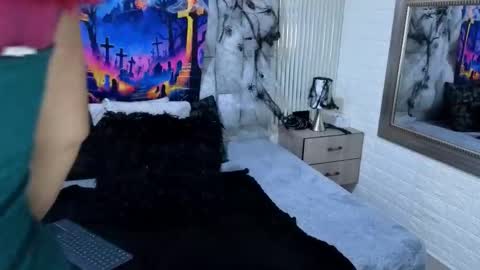 sofia gutierrez   online show from 10/22/25, 03:07