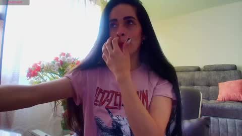 Snapshot of sofia_k_rock chatting on 02/27/25, 12:23 Sofia Kuleth online show from 02/27/25, 12:23