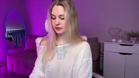 Sofia online show from 04/19/26, 04:01