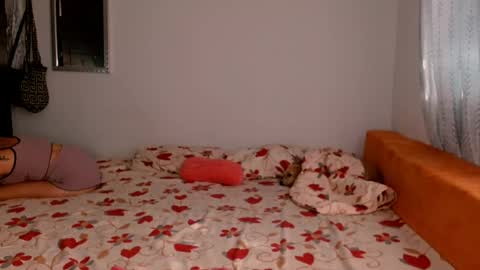 Sofia  online show from 06/04/26, 01:17