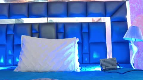 Sofia online show from 09/19/25, 03:19