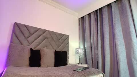 sofia_owens2 online show from 10/11/25, 11:31