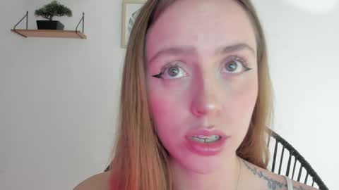 Snapshot of sofia_palacios_ chatting on 01/10/25, 02:57 online show from 01/10/25, 02:57