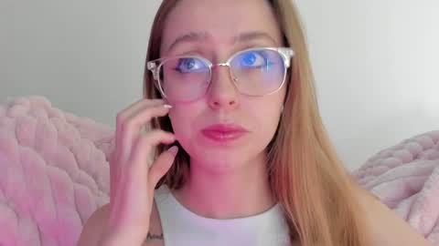Snapshot of sofia_palacios_ chatting on 02/04/25, 02:49 online show from 02/04/25, 02:49