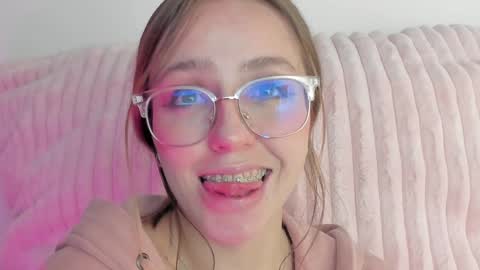 Snapshot of sofia_palacios_ chatting on 02/09/25, 04:04 online show from 02/09/25, 04:04