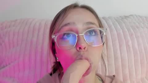 Snapshot of sofia_palacios_ chatting on 02/09/25, 07:05 online show from 02/09/25, 07:05