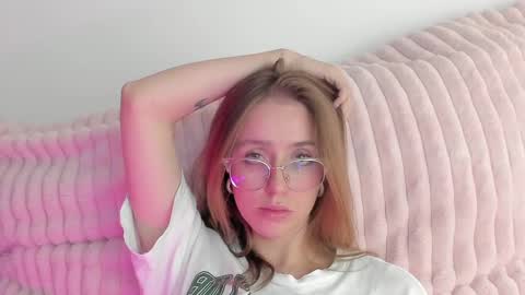 Snapshot of sofia_palacios_ chatting on 02/14/25, 06:34 online show from 02/14/25, 06:34