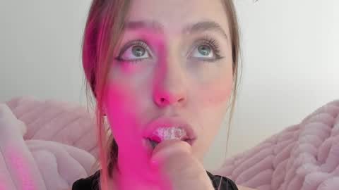 Snapshot of sofia_palacios_ chatting on 02/16/25, 03:47 online show from 02/16/25, 03:47