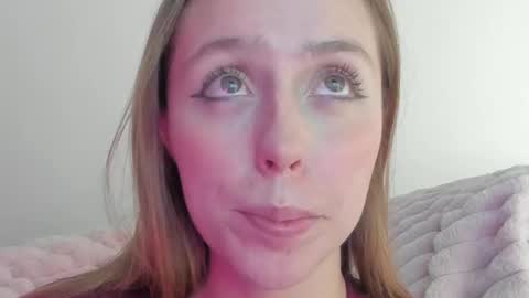 Snapshot of sofia_palacios_ chatting on 02/23/25, 06:49 online show from 02/23/25, 06:49