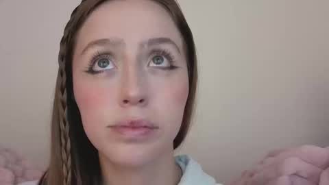 Snapshot of sofia_palacios_ chatting on 09/10/25, 03:50 online show from 09/10/25, 03:50