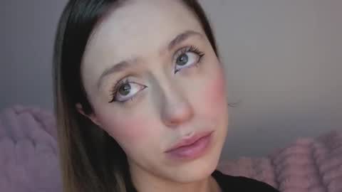 Snapshot of sofia_palacios_ chatting on 11/11/25, 03:39 online show from 11/11/25, 03:39