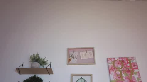 Snapshot of sofia_palacios_ chatting on 11/28/25, 03:53 online show from 11/28/25, 03:53