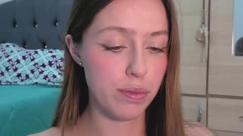 Snapshot of sofia_palacios_ chatting on 05/26/26, 03:46 online show from 05/26/26, 03:46