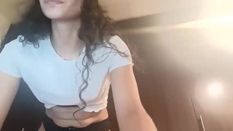 Snapshot of sofia_resiliente chatting on 11/22/25, 11:15 SOFIA online show from 11/22/25, 11:15