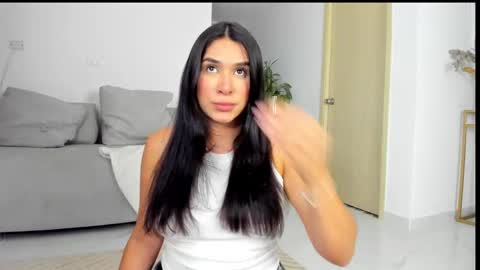 sofia_rivers_ online show from 10/08/25, 12:41