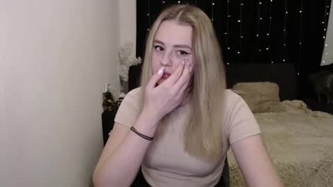 sofia_rosemary online show from 12/22/24, 01:00