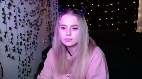 sofia_rosemary online show from 02/19/25, 03:05