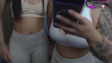 Snapshot of sofia_stonee1 chatting on 11/12/25, 05:24 kanella valery online show from 11/12/25, 05:24