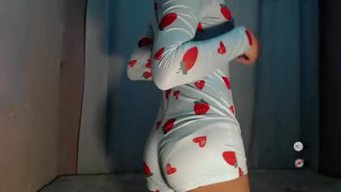 sofia_sweetheart18 online show from 05/23/26, 09:19