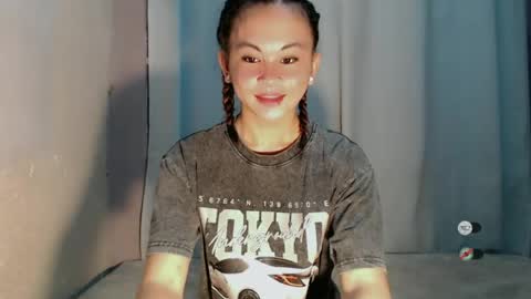 Snapshot of sofia_sweetheart18 chatting on 06/19/26, 09:24 sofia_sweetheart18 online show from 06/19/26, 09:24
