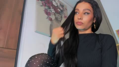 Snapshot of sofia_swett_03 chatting on 12/22/24, 03:22 laura online show from 12/22/24, 03:22