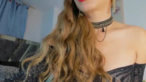 Snapshot of sofia_swett_03 chatting on 03/02/25, 03:24 laura online show from 03/02/25, 03:24