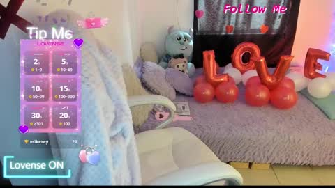 Sofia Thomson online show from 02/12/25, 01:37