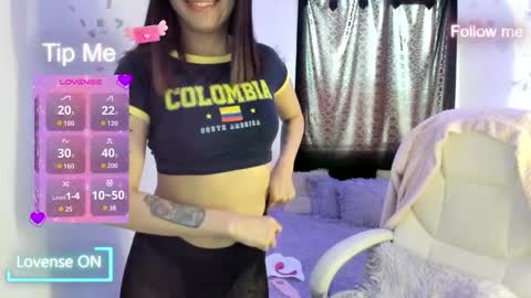 Sofia Thomson online show from 10/12/25, 12:59