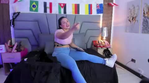 Snapshot of sofia_velez5 chatting on 06/19/26, 11:14 online show from 06/19/26, 11:14